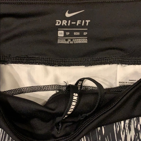 Nike Workout Crop Leggings - Picture 4 of 7